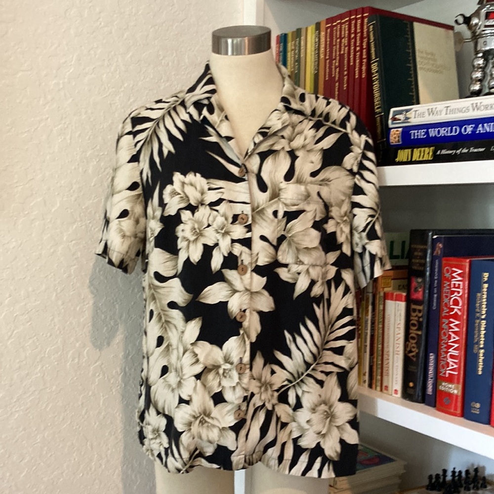 3 for $15🔥 Tropical blouse shirt